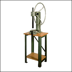 Presse WP-J15 mit UntergestellTisch WP-03.jpg